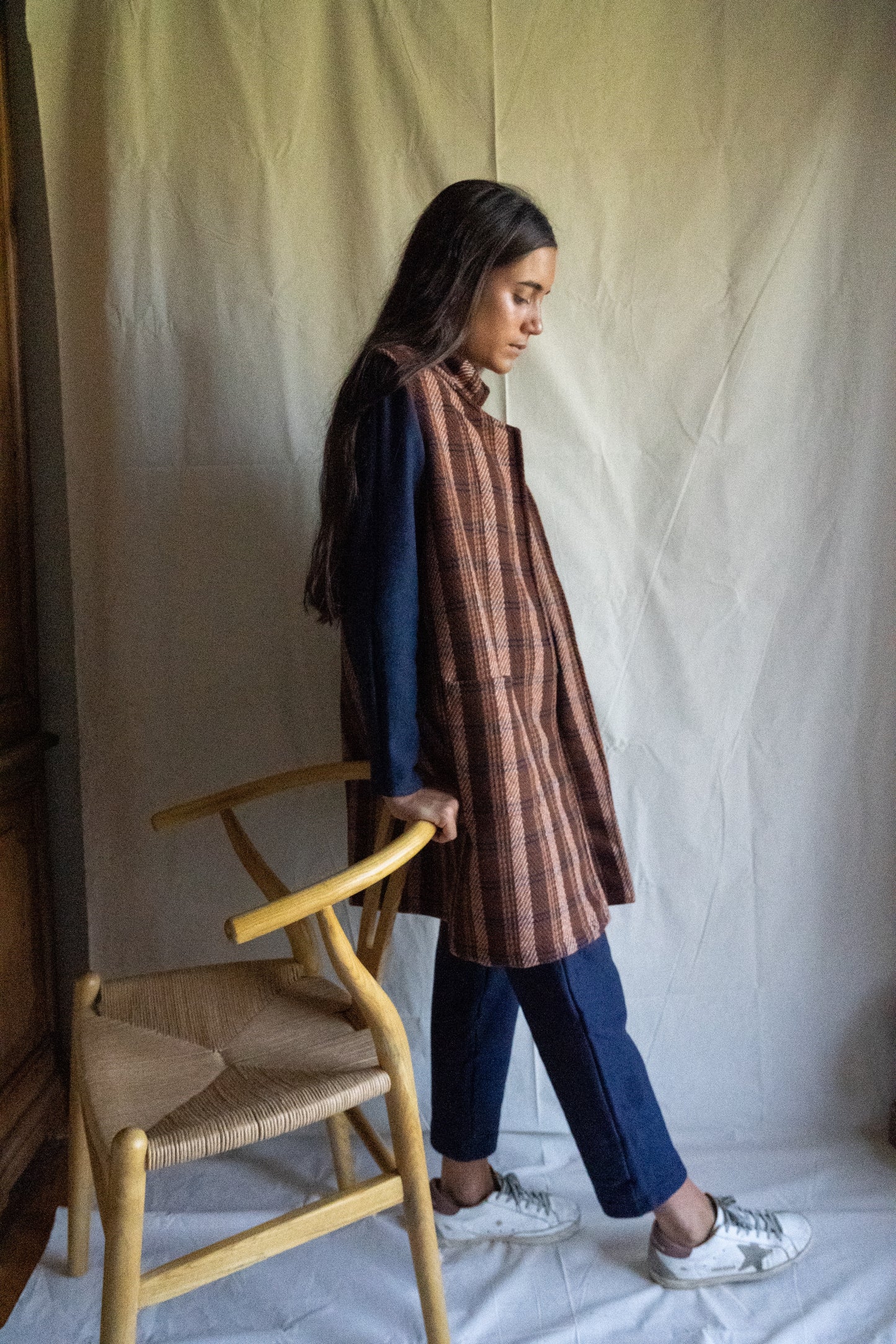 CAMILA checkered vest in rust tones