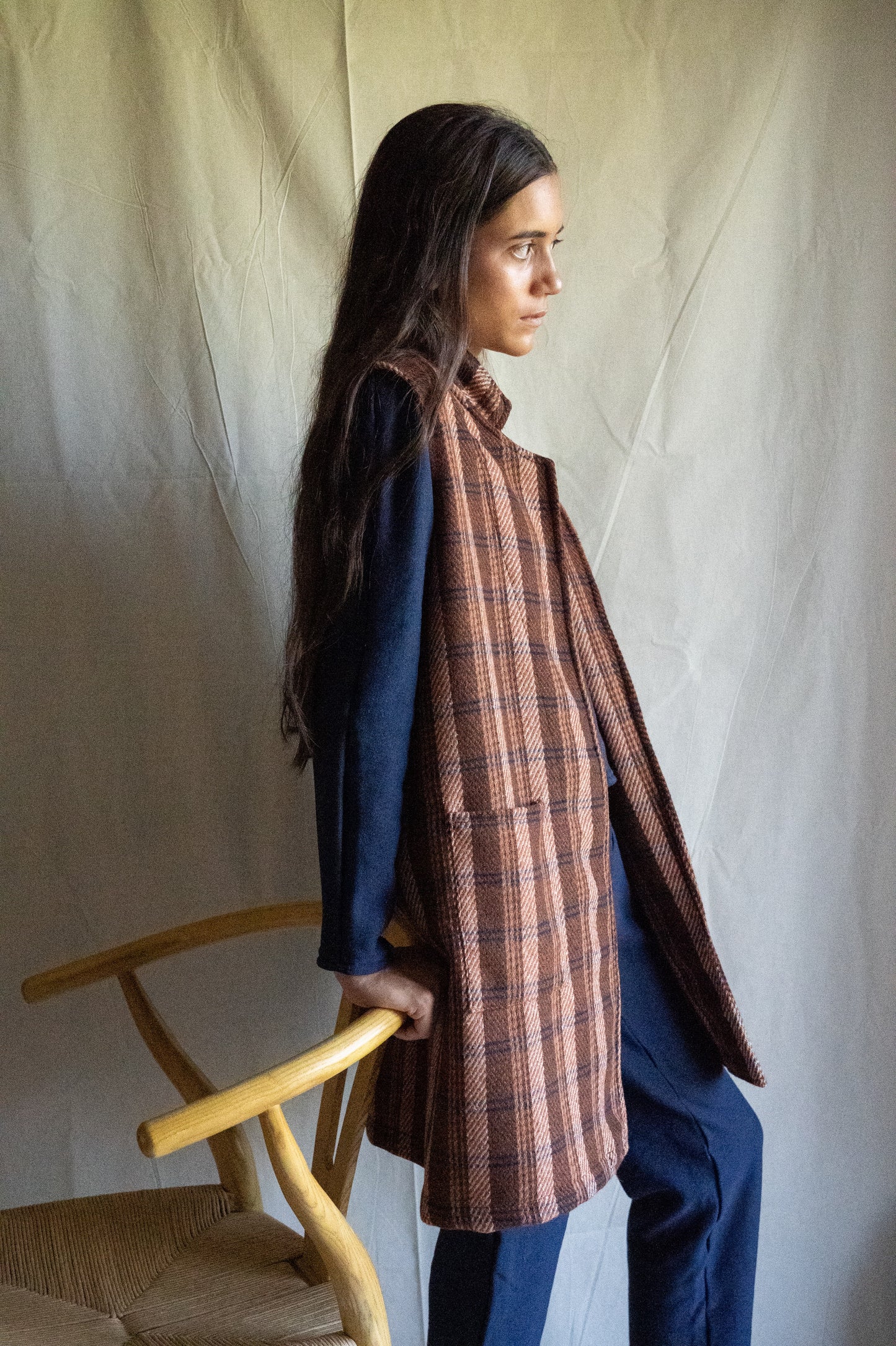 CAMILA checkered vest in rust tones