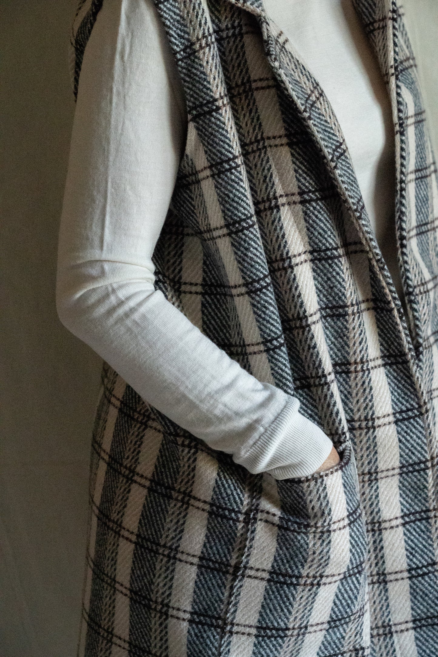 CAMILA beige checked vest